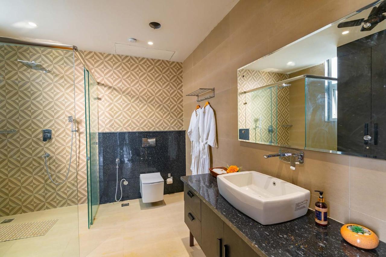 Stayvista At Le Blanc Escape W Outdoor Pool Sohna Ngoại thất bức ảnh